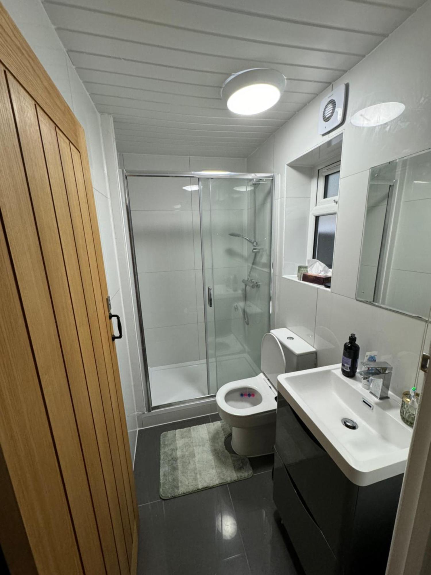 Апартаменты Wild & Free Hot Tub Retreat Дартфорд Экстерьер фото