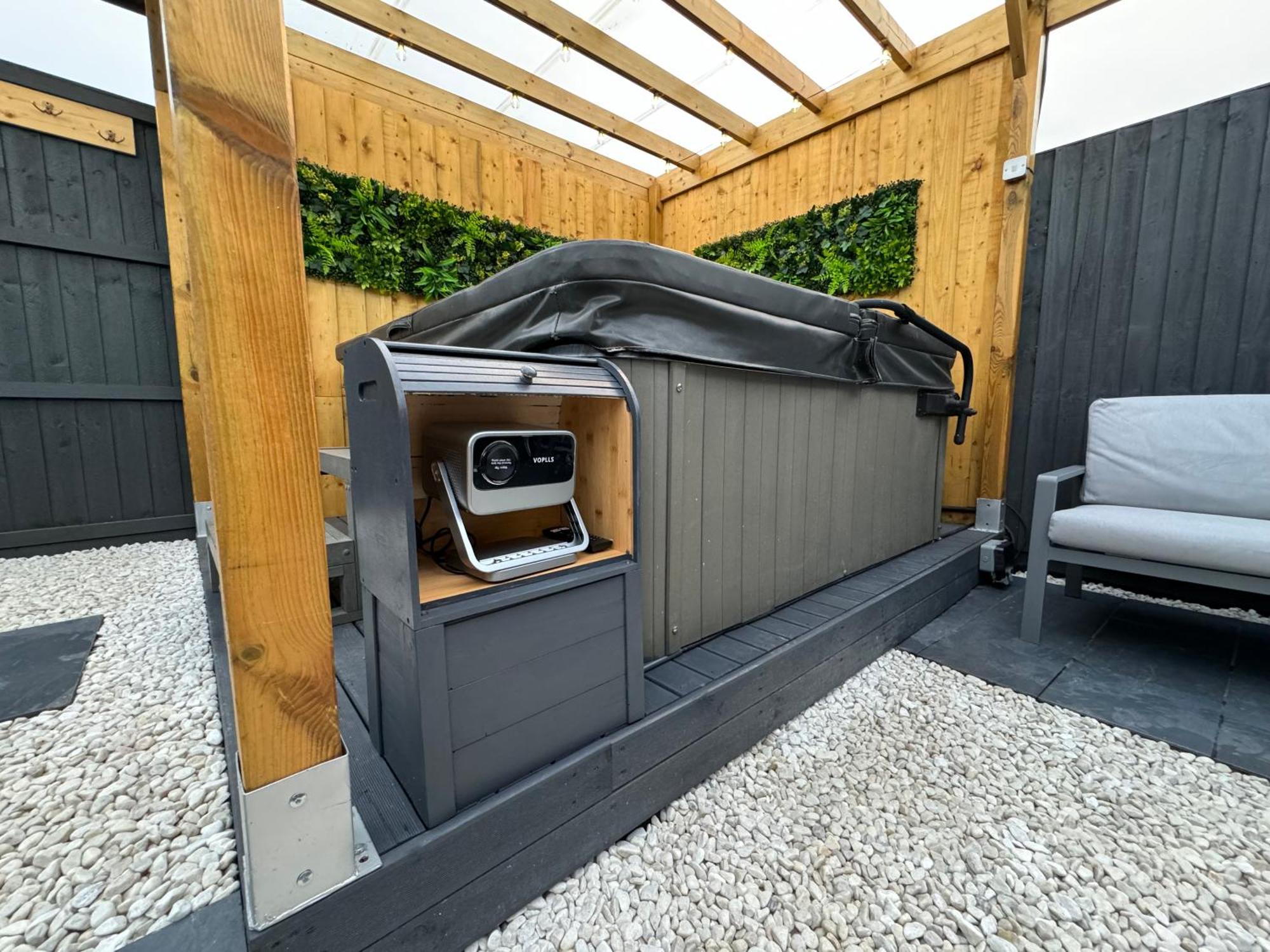Апартаменты Wild & Free Hot Tub Retreat Дартфорд Экстерьер фото